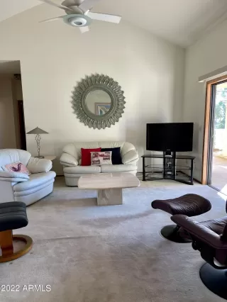 Photo #4: 6355057 Listing