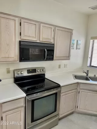 Photo #6: 6355057 Listing