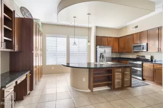 Photo #6: 6355180 Listing