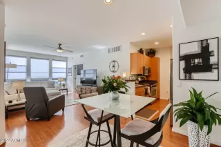 Photo #3: 6355244 Listing