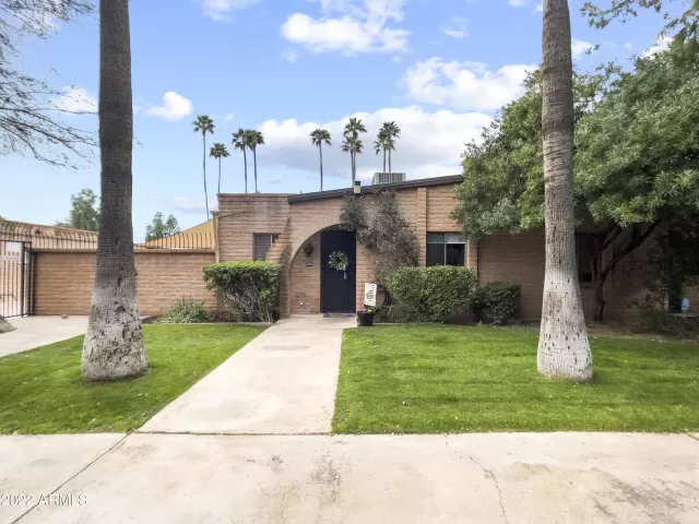 MLS: 6355552 Condo For Sale