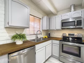 Photo #4: 6355552 Listing