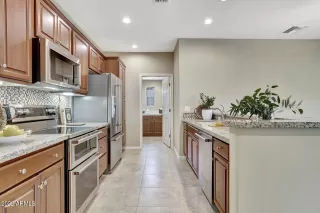 Photo #6: 6355681 Listing