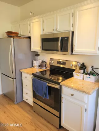 Photo #6: 6355723 Listing