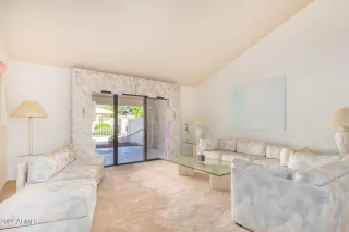 Photo #5: 6355767 Listing