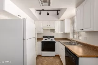 Photo #6: 6355793 Listing 