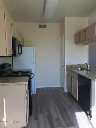 Photo #4: 6355860 Listing