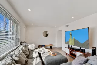 Photo #2: 6357036 Listing