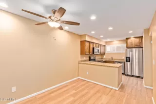 Photo #5: 6357088 Listing 