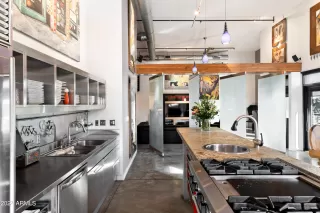 Photo #3: 6357180 Listing