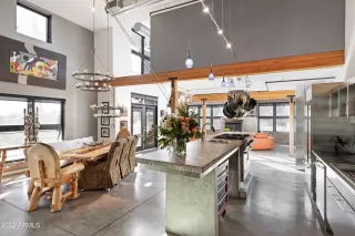 Photo #5: 6357180 Listing