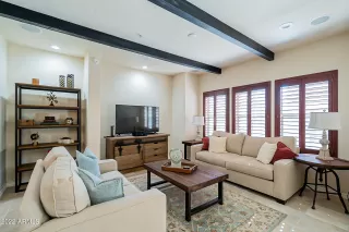 Photo #4: 6357378 Listing