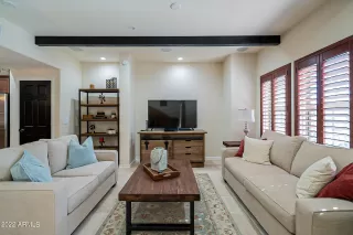 Photo #5: 6357378 Listing