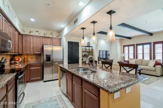 Photo #6: 6357378 Listing