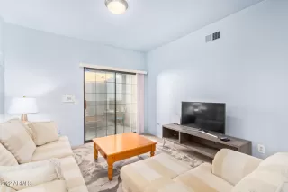 Photo #6: 6357381 Listing