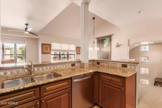 Photo #5: 6357786 Listing