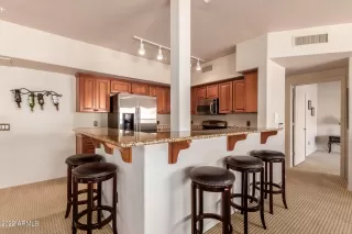 Photo #6: 6357786 Listing