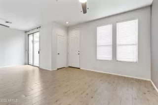 Photo #6: 6357885 Listing