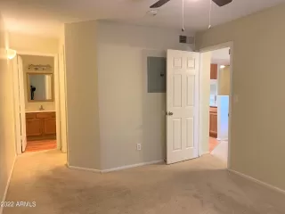 Photo #5: 6357949 Listing