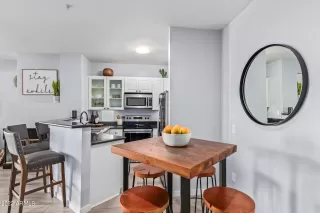 Photo #6: 6358219 Listing