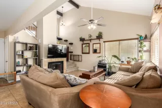 Photo #6: 6358591 Listing