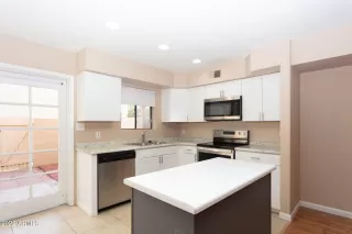 Photo #4: 6359125 Listing