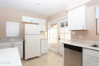 Photo #5: 6359125 Listing