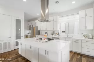 Photo #6: 6359145 Listing 