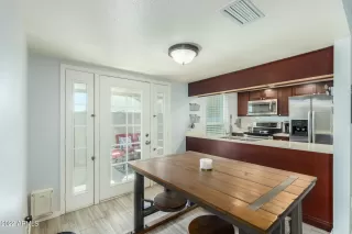 Photo #5: 6359369 Listing