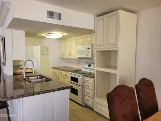 Photo #4: 6359379 Listing
