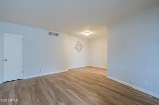 Photo #6: 6359397 Listing