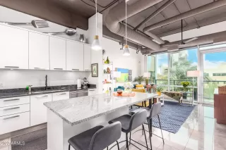 Photo #2: 6359457 Listing 