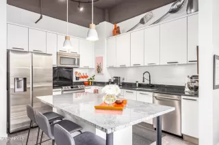 Photo #5: 6359457 Listing 