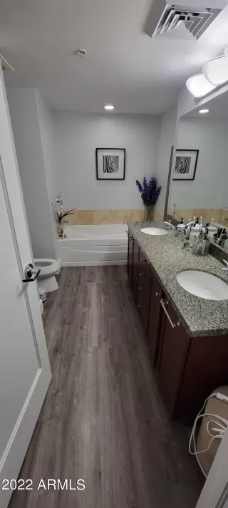 Photo #5: 6359631 Listing