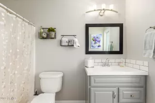 Photo #6: 6359853 Listing