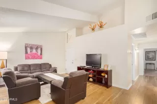 Photo #2: 6359938 Listing 