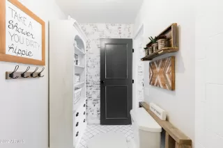 Photo #5: 6360128 Listing 