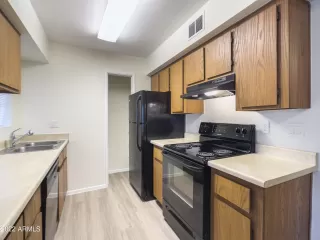 Photo #6: 6360845 Listing