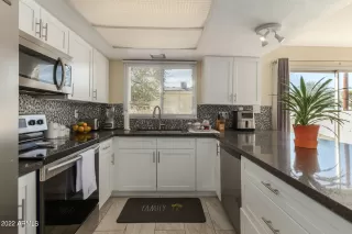 Photo #5: 6360908 Listing 