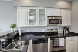 Photo #6: 6361430 Listing