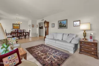 Photo #4: 6361485 Listing