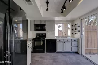 Photo #3: 6361703 Listing