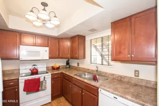 Photo #4: 6361827 Listing