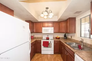 Photo #5: 6361827 Listing