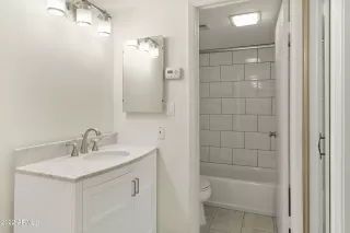 Photo #5: 6361852 Listing 