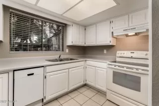 Photo #5: 6362053 Listing