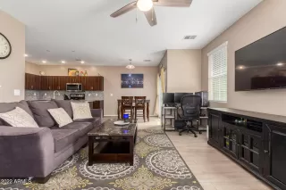 Photo #5: 6362208 Listing