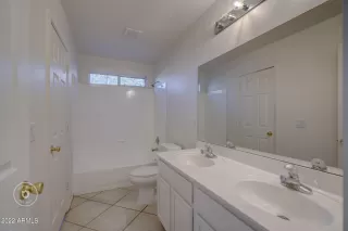 Photo #5: 6362611 Listing