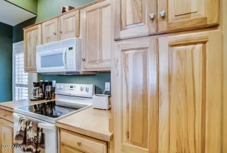 Photo #4: 6362635 Listing