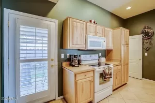 Photo #5: 6362635 Listing